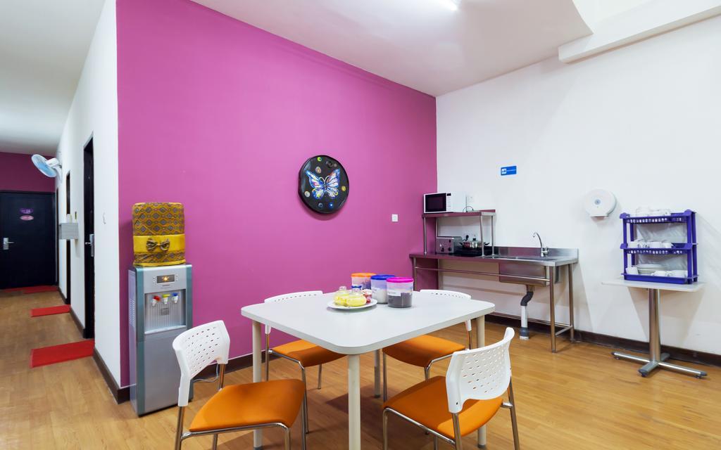 Cx Hostel Kuta Raya Kültér fotó