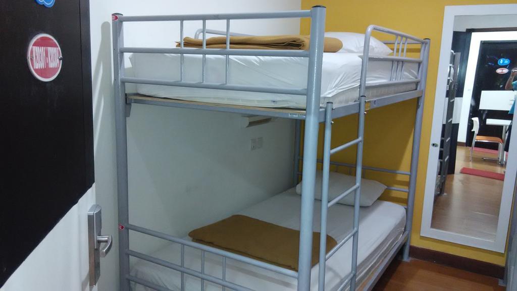Cx Hostel Kuta Raya Kültér fotó