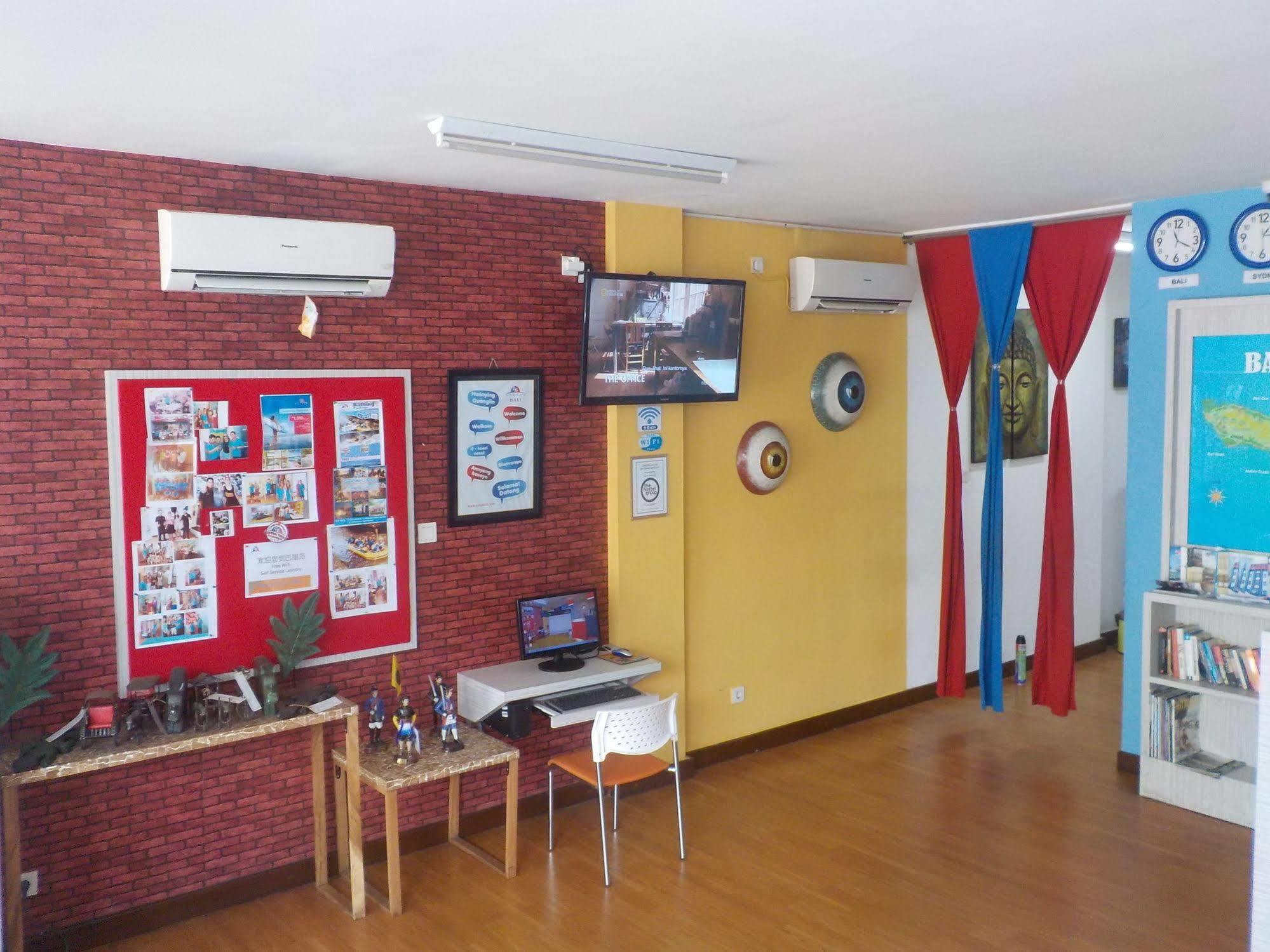 Cx Hostel Kuta Raya Kültér fotó