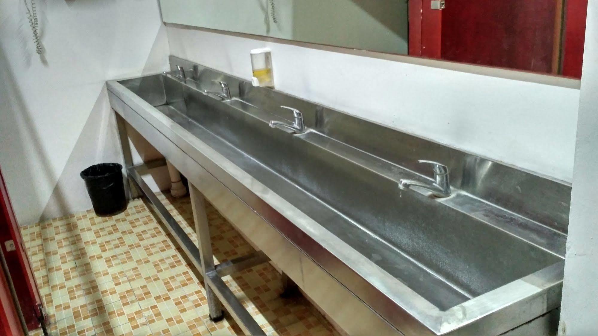 Cx Hostel Kuta Raya Kültér fotó