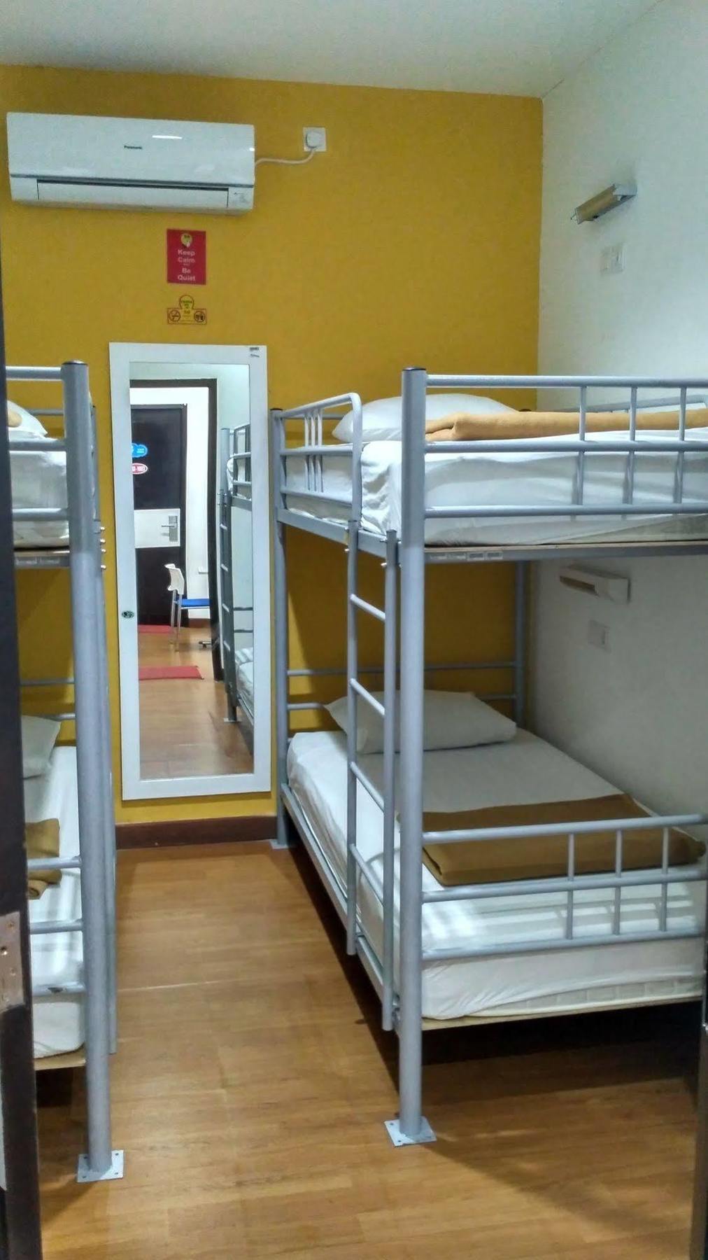 Cx Hostel Kuta Raya Kültér fotó